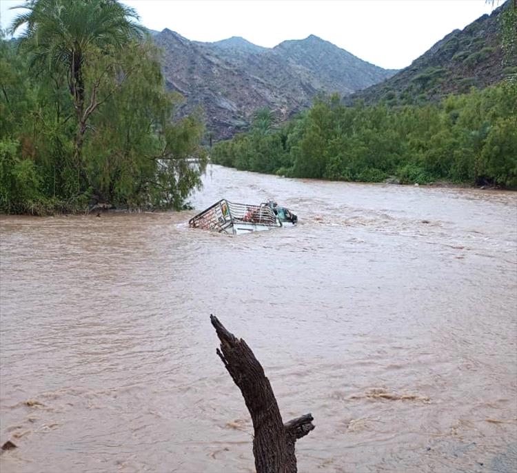 أمطار غزيرة وسيول جارفة تضرب مضارية لحج