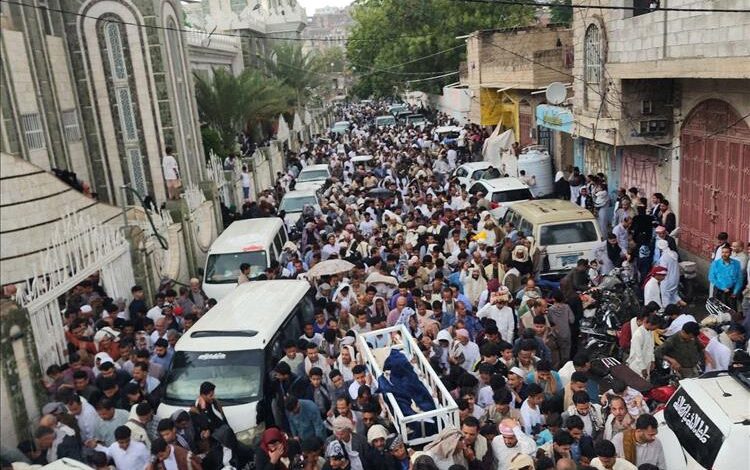 تشييع مهيب للطفل أيلول السامعي في تعز وسط دعوات لمعالجة مخاطر السيول 1 تشييع مهيب للطفل أيلول السامعي في تعز وسط دعوات لمعالجة مخاطر السيول