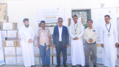 العامري يدشن توزيع منحة المستلزمات الطبية لعدد من المرافق الصحية بحضرموت