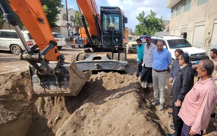 باخبيرة والداؤودي يتفقدان سير العمل بمشروع صرف صحي الشروق في المنصورة