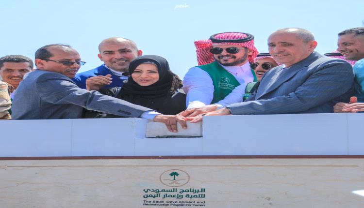 وضع حجر الأساس لمشروع كليات الطب والصيدلة والتمريض بجامعة تعز 1 وضع حجر الأساس لمشروع كليات الطب والصيدلة والتمريض بجامعة تعز