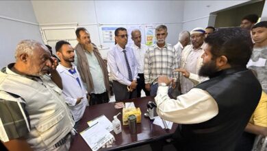 تدشين مخيم جراحي لمكافحة العمى في لحج يستهدف إجراء 152 عملية مياه بيضاء وزراعة عدسات