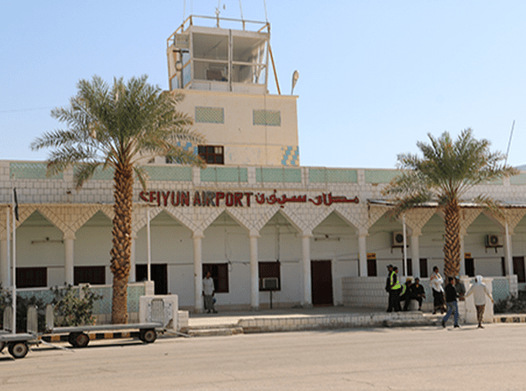 مطار سيئون الدولي يستقبل ثاني رحلة للعالقين اليمنيين بالأردن اليوم الأربعاء 1 مطار سيئون الدولي يستقبل ثاني رحلة للعالقين اليمنيين بالأردن اليوم الأربعاء