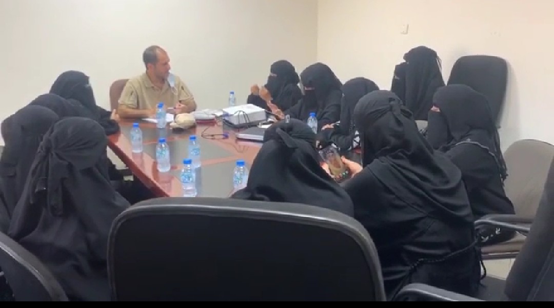 متحدث المقاومة الوطنية يلتقي بممثلات القطاع النسوي في المخا 1 متحدث المقاومة الوطنية يلتقي بممثلات القطاع النسوي في المخا