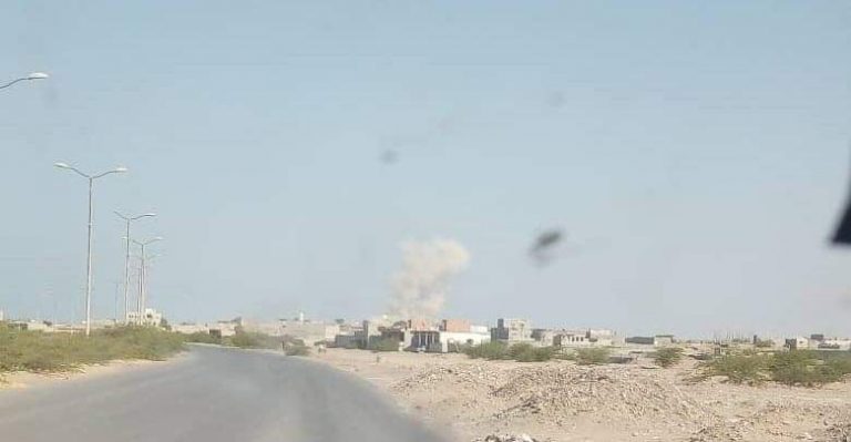 صواريخ حوثية إرهابية تقصف حي منظر السكني وتدمر 4 منازل 1 صواريخ حوثية إرهابية تقصف حي منظر السكني وتدمر 4 منازل