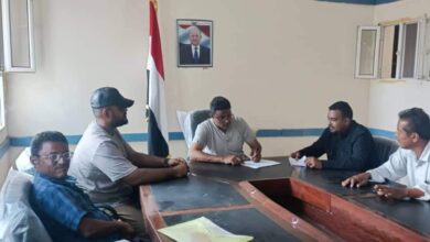 مدير تربية الحديدة و منظمة المجلس الدنماركي للاجئين يوقعان اتفاقية تعاون مشترك