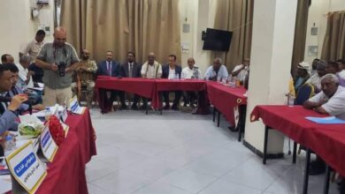 ندوة علمية في الخوخة لمواجهة مخاطر عسكرة الحوثي للبحر الأحمر