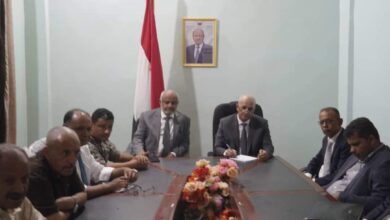 وزير المياه ومحافظ الحديدة يناقشان المشاريع المتعثرة بالمحافظة
