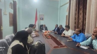 محافظ الحديدة يناقش مع ممثل منظمة عبس تنفيذ مشروع تحسين الأمن الغدائي