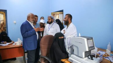 الحديدة.. تدشين مشروع عمليات جراحة العيون في حيس بدعم كويتي