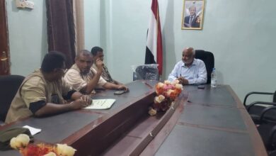 محافظ الحديدة يؤكد تسخير الإمكانيات للنهوض بالتعليم في المديريات المحررة
