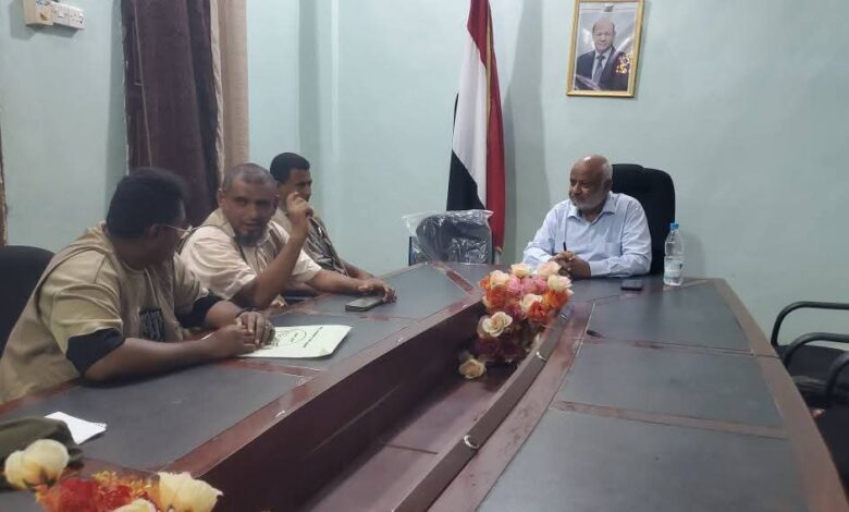 محافظ الحديدة يؤكد تسخير الإمكانيات للنهوض بالتعليم في المديريات المحررة