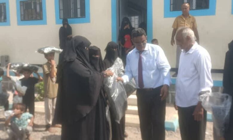 الحديدة.. انطلاق توزيع الحقائب المدرسية والتعليمية في مدارس التعليم التعويضي 1 الحديدة.. انطلاق توزيع الحقائب المدرسية والتعليمية في مدارس التعليم التعويضي