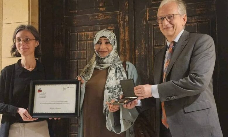 فتحية المعمري أول يمنية تحصد الجائزة الفرنسية–الألمانية لحقوق الإنسان