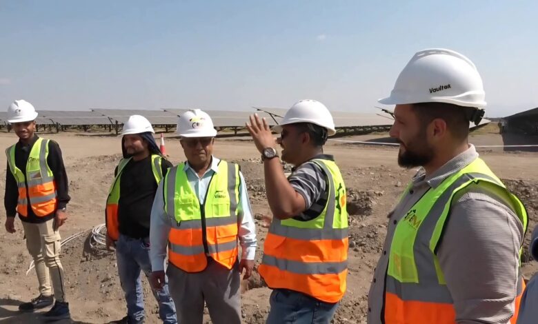 القاضي يطلع على مشروع محطتي كهرباء حيس والخوخة جنوب الحديدة 1 القاضي يطلع على مشروع محطتي كهرباء حيس والخوخة جنوب الحديدة