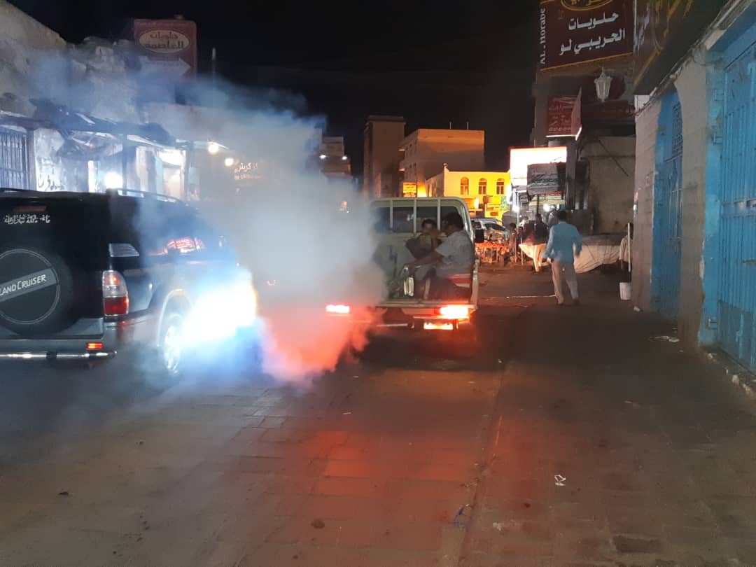 تواصل حملة الرش الضبابي بمديرية صيرة بعدن 1 تواصل حملة الرش الضبابي بمديرية صيرة بعدن