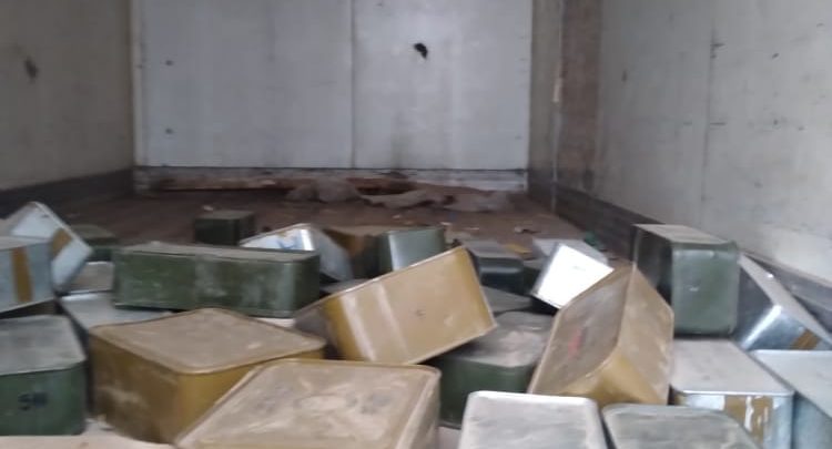 إحباط عملية تهريب قذائف وذخائر كانت في طريقها إلى مليشيا الحوثي 1 إحباط عملية تهريب قذائف وذخائر كانت في طريقها إلى مليشيا الحوثي
