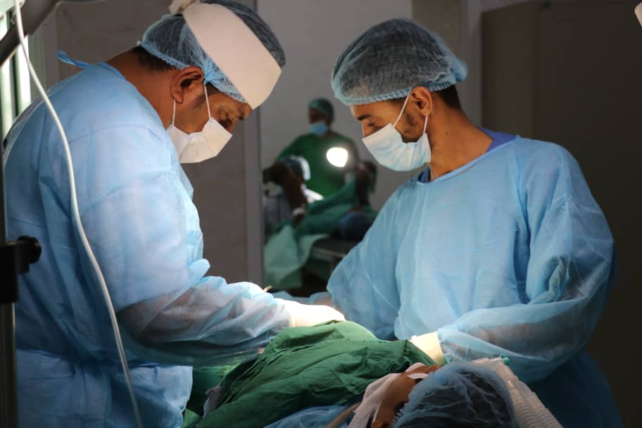 الحديدة.. إجراء 83 عملية جراحية للمرضى المعسرين في مستشفى حيس الريفي 1 إجراء 83 عمليه جراحيه للمرضى المعسرين في مستشفى حيس الريفي