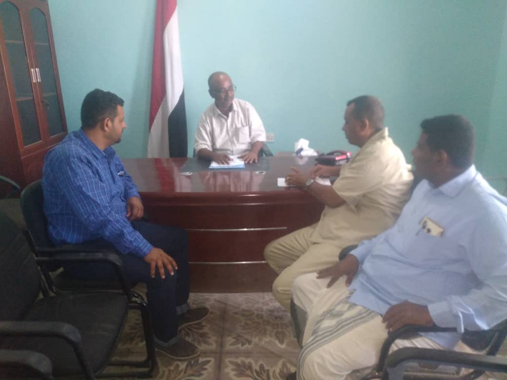 مدير الخوخة يلتقي مدير منطقة كهرباء الحديدة 1 مدير الخوخة يلتقي مدير منطقة كهرباء الحديدة