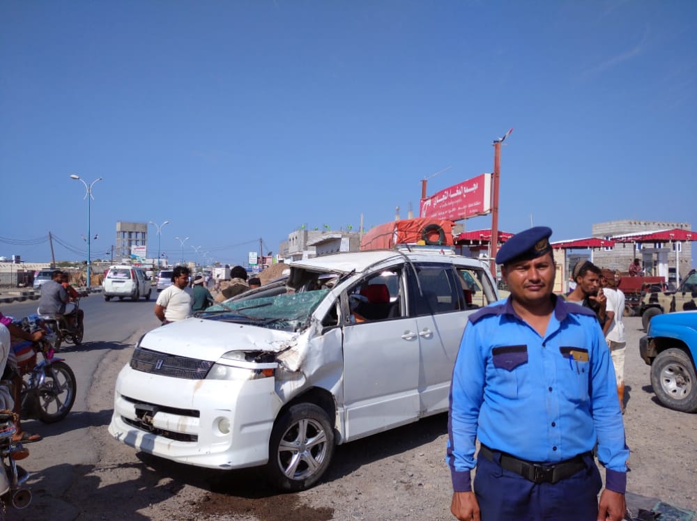 انتشار واسع لشرطة السير في المخا لهذا السبب 1 انتشار واسع لشرطة السير في المخا لهذا السبب
