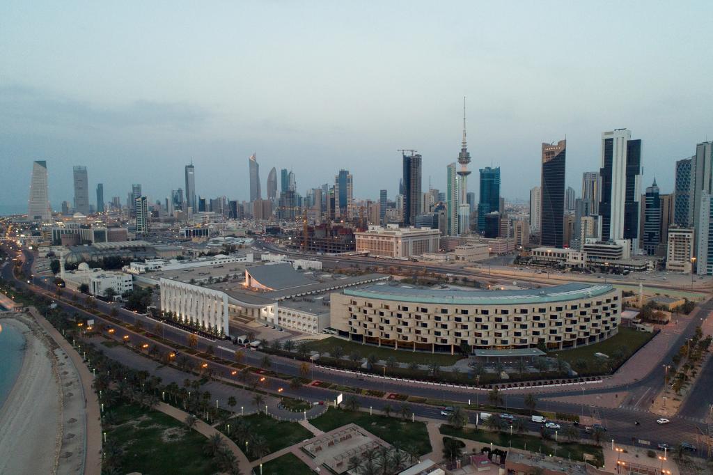 الكويت تسمح لغير الكويتيين بدخول أراضيها بإجراءات جديدة اعتبارا من الاحد 1 الكويت تسمح لغير الكويتيين بدخول أراضيها بإجراءات جديدة اعتبارا من الاحد