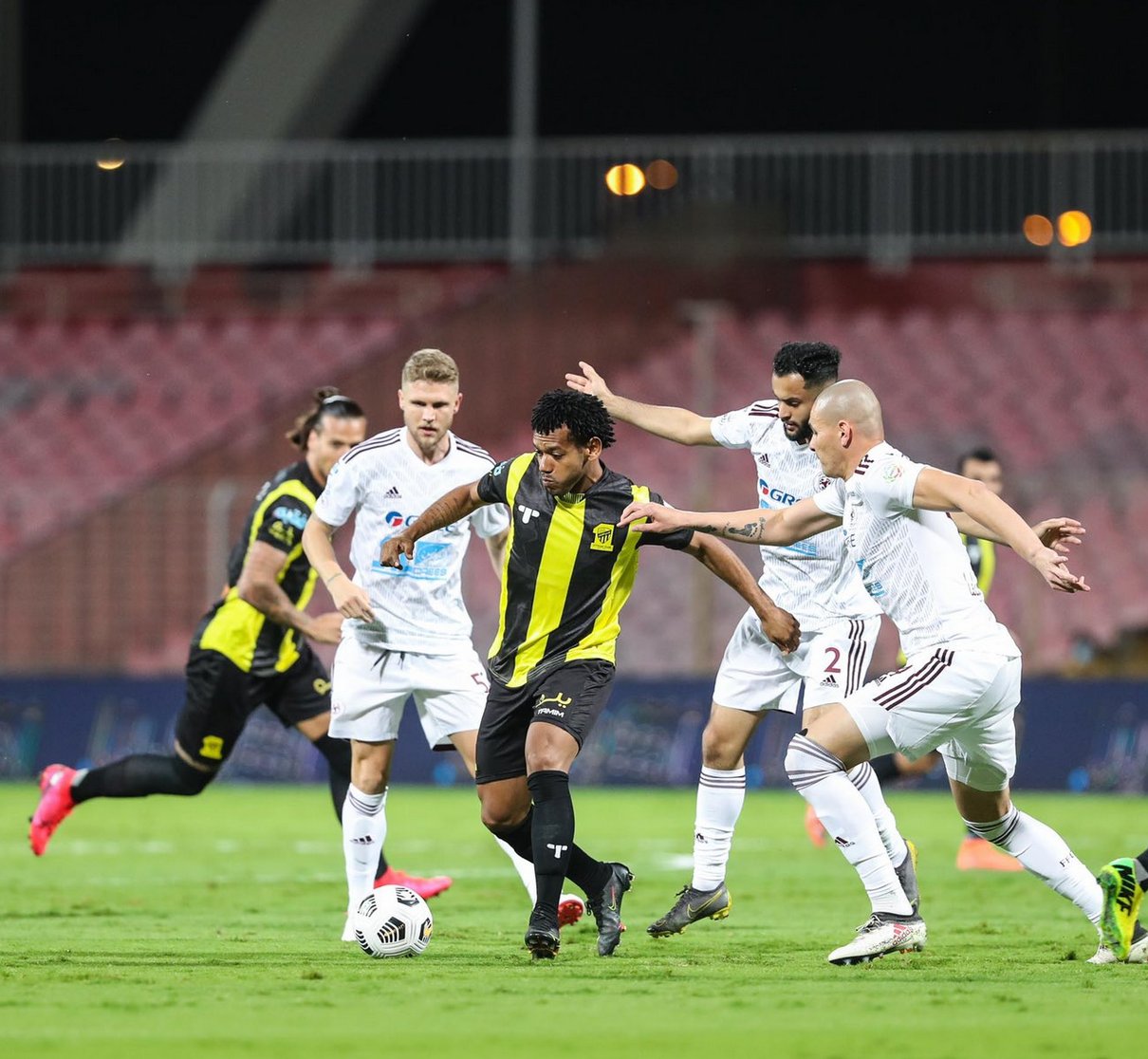 الفيصلي يقلب الطاولة على الاتحاد ويهزمه في 17 دقيقة 1 الفيصلي يقلب الطاولة على الاتحاد ويهزمه في 17 دقيقة