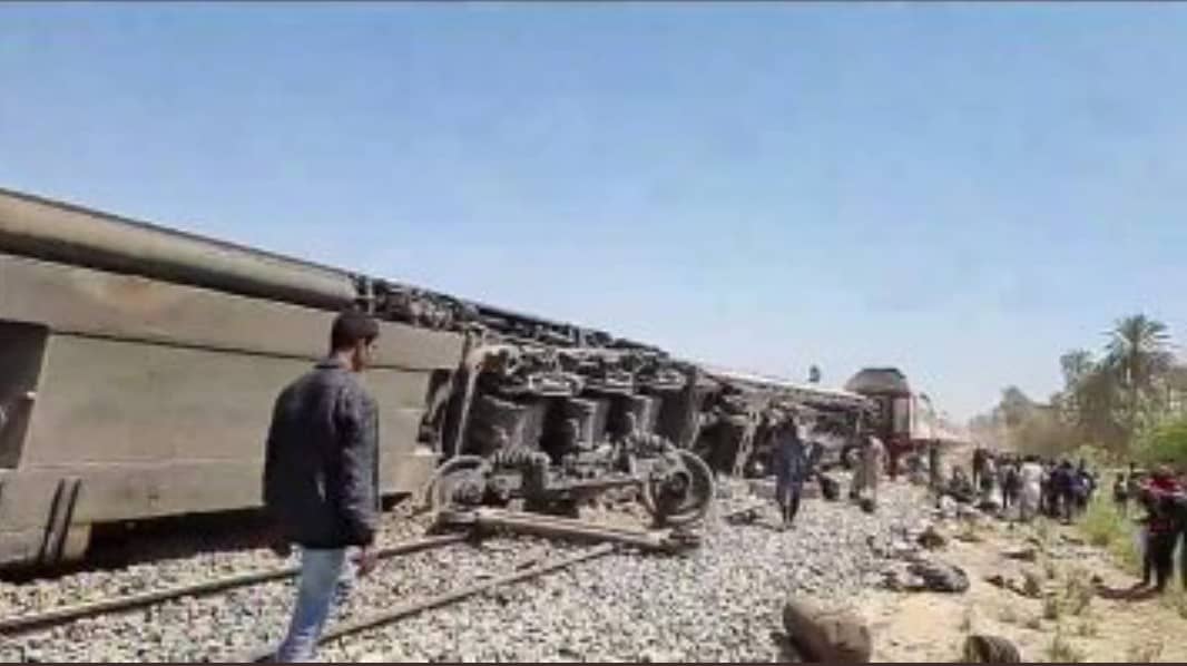مصر تكشف تفاصيل مروعة لحادث تصادم قطارين في سوهاج 1 مصر تكشف تفاصيل مروعة لحادث تصادم قطارين في سوهاج