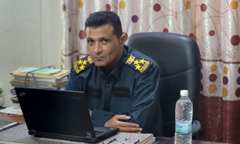 مدير شرطة الحديدة العميد الجنيد يعزي في وفاة اللواء صالح السيد