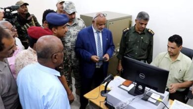 محافظ الحديدة يدشن فرع مصلحة الهجرة والجوازات بالمحافظة