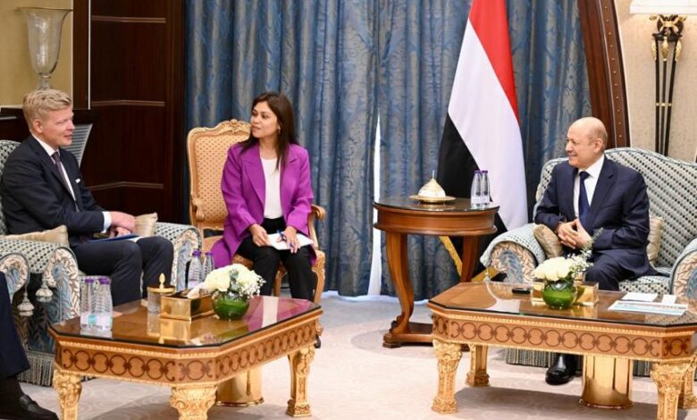 الرئيس العليمي يلتقي المبعوث الأممي إلى اليمن
