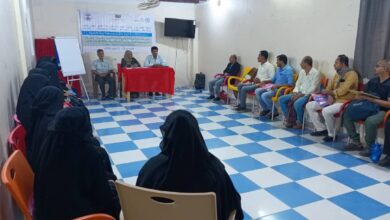 مكتب الصحة بالحديدة يدشن دورة تدريبية في الخوخة