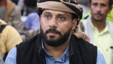 منتسبو اعلام تهامة يعزون القائد مراد الشراعي بوفاة شقيقه