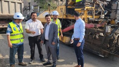 مدير عام الشيخ عثمان يتفقد أعمال فرش الطبقة الإسفلتية لشارع الفنان محمد سعد عبدالله 5 مدير عام الشيخ عثمان يتفقد أعمال فرش الطبقة الإسفلتية لشارع الفنان محمد سعد عبدالله