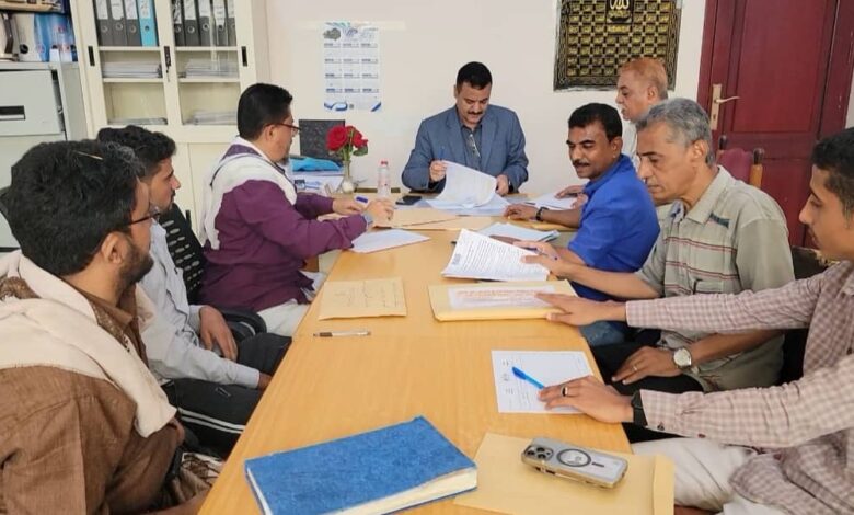 فتح مظاريف لمشروعين خدميين في مديرية المنصورة 1 فتح مظاريف لمشروعين خدميين في مديرية المنصورة