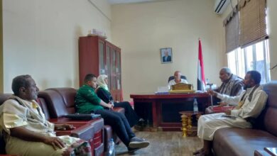 مدير المخا يبحث مع مؤسسة وقف الواقفين العالمية دعم مشاريع جديدة بالمديرية