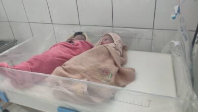 مستشفى "قبول الخيري" يدشن عملياته بقيصرية لتوأم في تعز