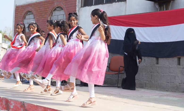 مدرسة الأنوار في المخا تحيي ذكرى ثورة 14 أكتوبر 1 مدرسة الأنوار في المخا تحيي ذكرى ثورة 14 اكتوبر