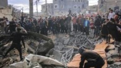 هجوم مسلح يصيب 11 شخصا في كشمير 2 هجوم مسلح يصيب 11 شخصا في كشمير
