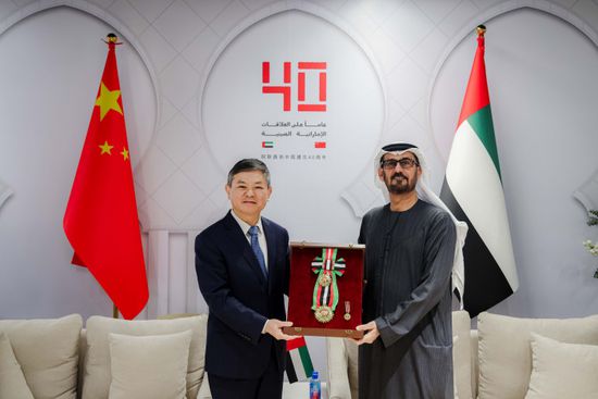 رئيس الإمارات يمنح وسامين لمسؤولين في المناخ من الصين 1 رئيس الإمارات يمنح وسامين لمسؤولين في المناخ من الصين