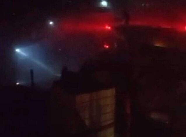 الدفاع المدني بشبوة يخمد حريق هائل بأحد الأحياء السكنية بعتق 1 الدفاع المدني بشبوة يخمد حريق هائل بأحد الأحياء السكنية بعتق