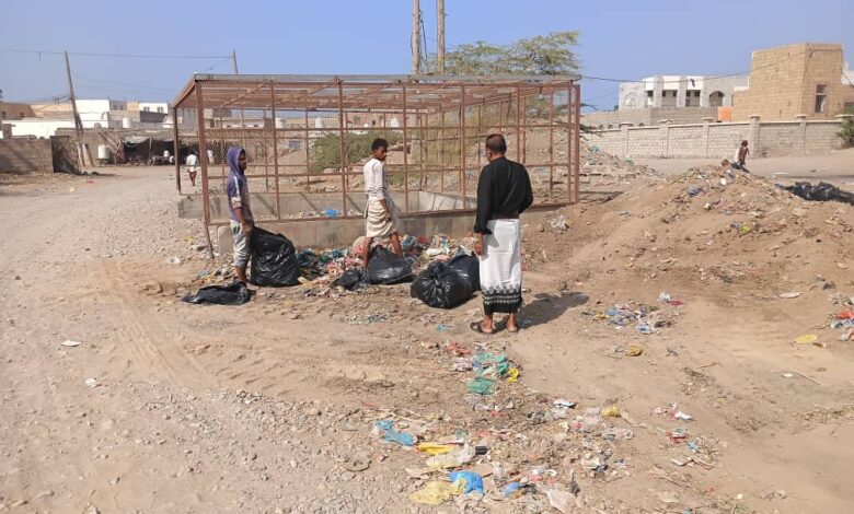 صندوق النظافة بالحديدة يدشن حملة نظافة بمديرية الخوخة