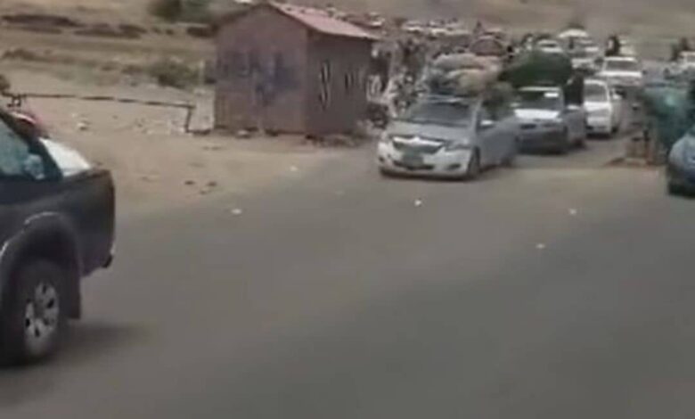 موكب مسلح لقبيلة الحدا يقتحم صنعاء احتجاجاً على انتهاكات مليشيا الحوثي 1 موكب مسلح لقبيلة الحدا يقتحم صنعاء احتجاجاً على انتهاكات مليشيا الحوثي
