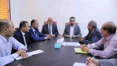محافظ الحديدة ورئيس هيئة الأراضي يوقعان اتفاقية المخطط العام لتنظيم وتطوير الخوخة