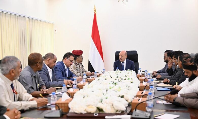 اجتماع بقيادة الرئيس العليمي يبحث الأوضاع العامة في المهرة