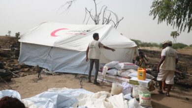 تدخل عاجل من الخلية الإنسانية لإغاثة أسرة نازحة احترق منزلها في الخوخة