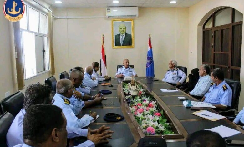 اللواء القملي يترأس اجتماعًا لمدراء العموم بمصلحة خفر السواحل