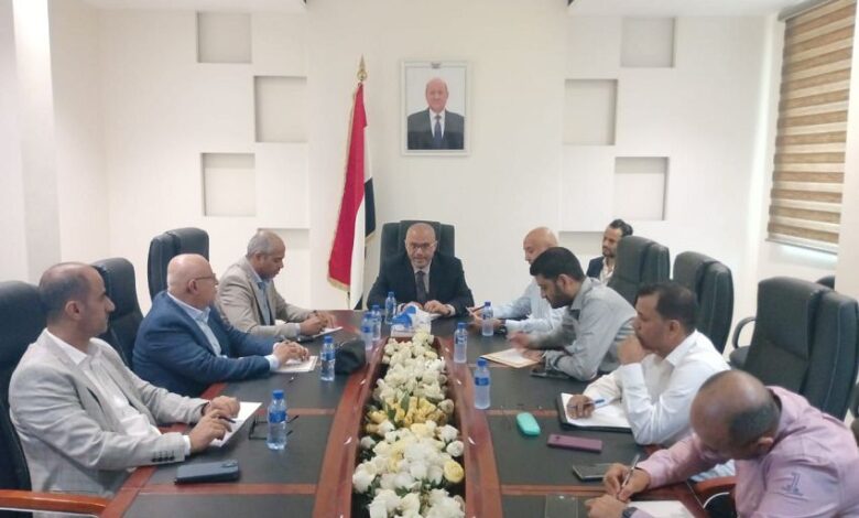 اجتماع في عدن يقر خطة لحصر مشتركي الاتصالات ورفع السعات البحرية 1 اجتماع في عدن يقر خطة لحصر مشتركي الاتصالات ورفع السعات البحرية