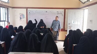 نائب مدير محو الأمية بالحديدة يتفقد مراكز تعليم الكبار في الخوخة