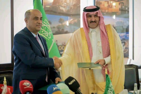 البرنامج السعودي يوقع اتفاقيتين مع وزارتي المالية والكهرباء في اليمن