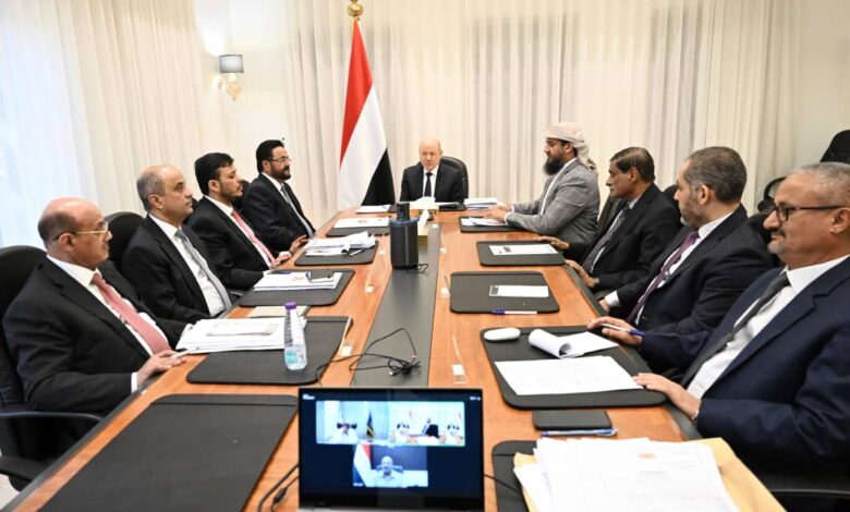 بحضور بن بريك والمعبقي.. مجلس القيادة يقر حزمة إجراءات لتعزيز الانضباط المالي